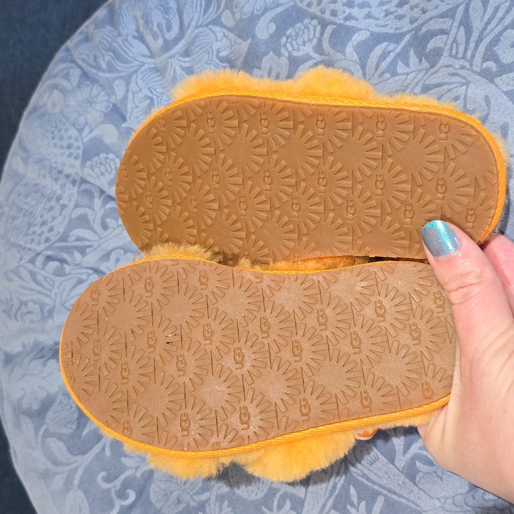 Toddler uggs size 8 orange - Picture 4 of 6